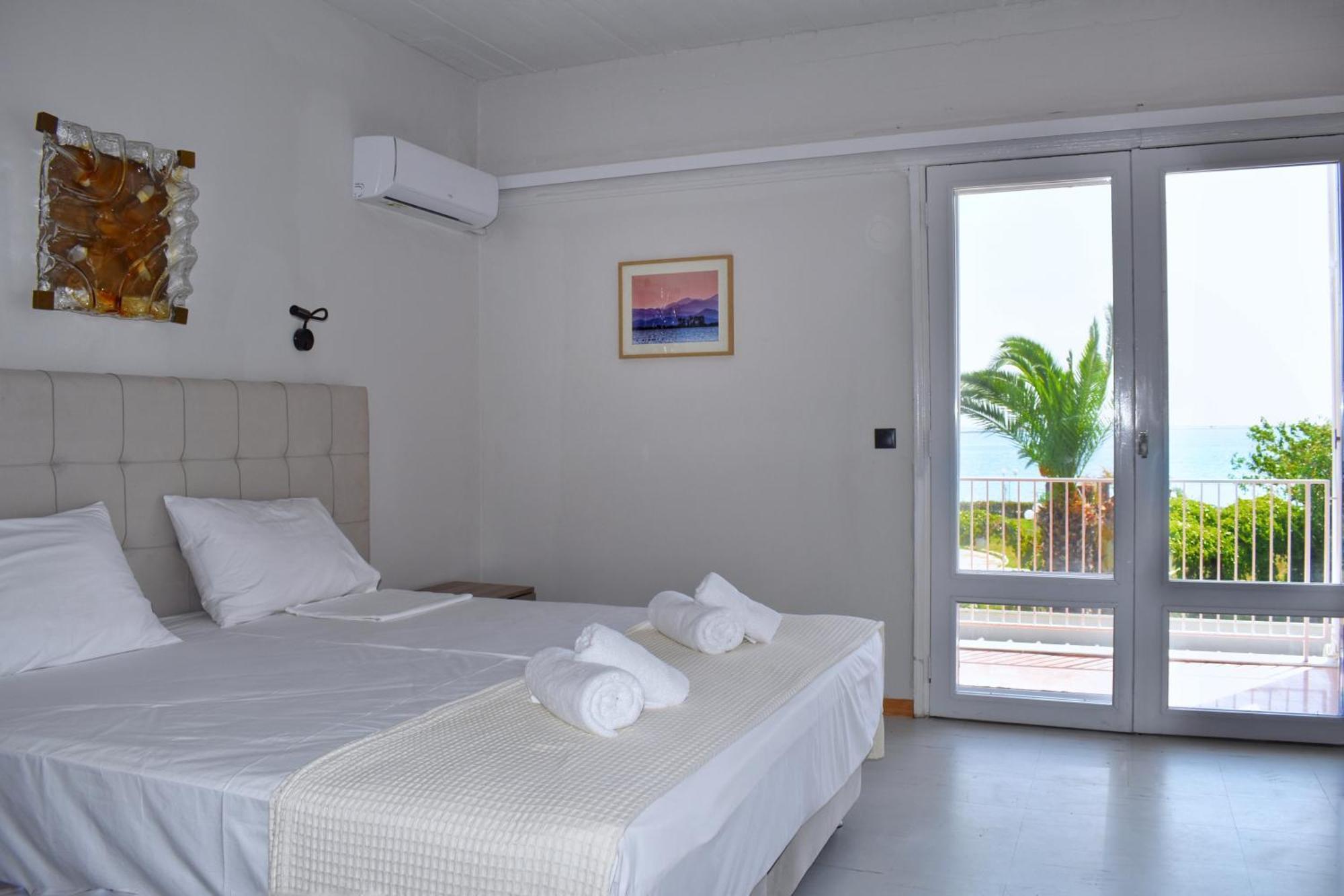 Hotel Theoxenia Missolonghi Екстер'єр фото