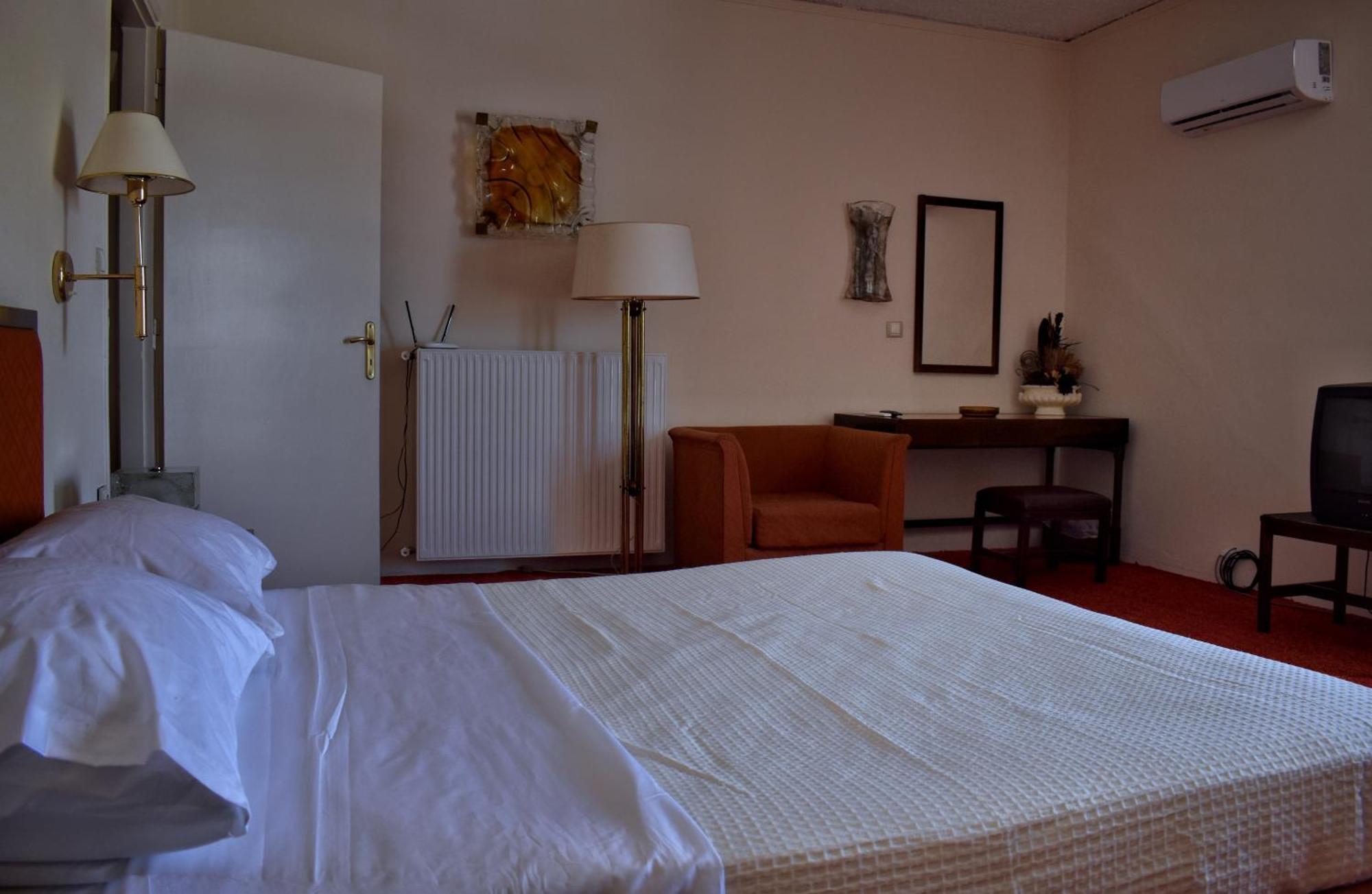Hotel Theoxenia Missolonghi Екстер'єр фото